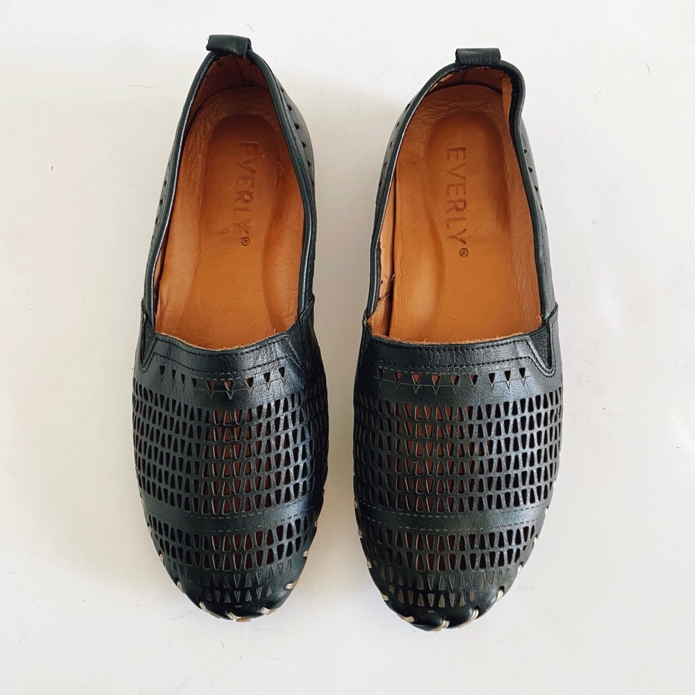 NWOT EVERLY Black Perforated Loafers